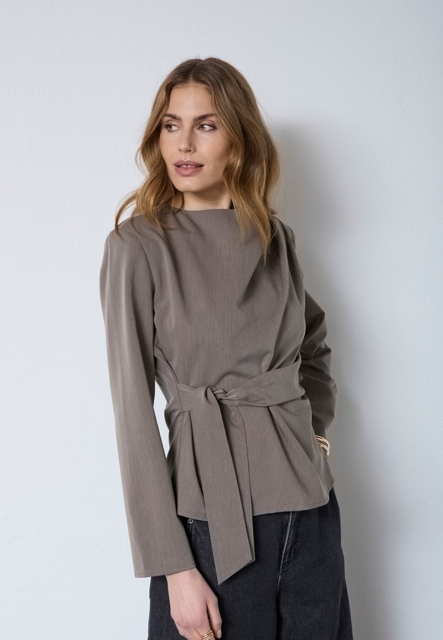 TengaCC Pleat Blouse - Walnut - Co'couture